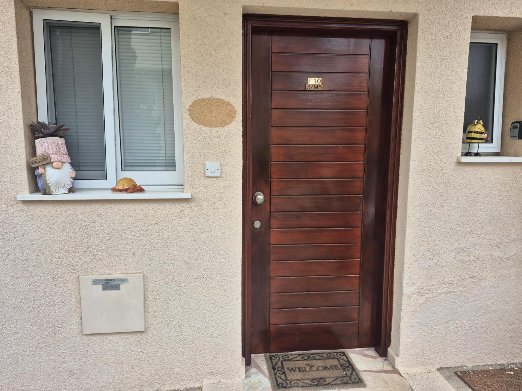 Casa Del Sol Townhouse In Iris Village Пафос Екстериор снимка